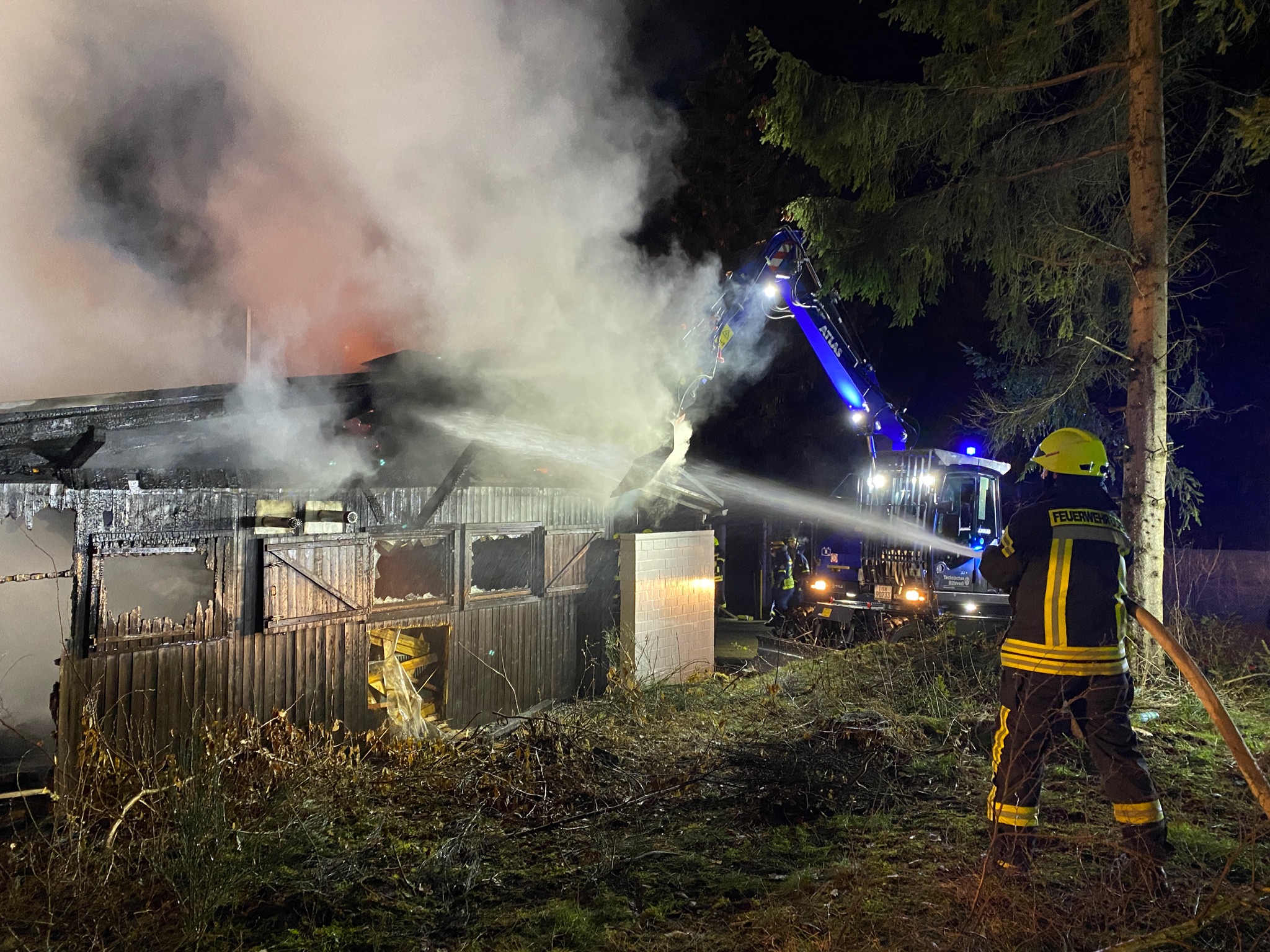Rhoder Vereinsheim komplett niedergebrannt