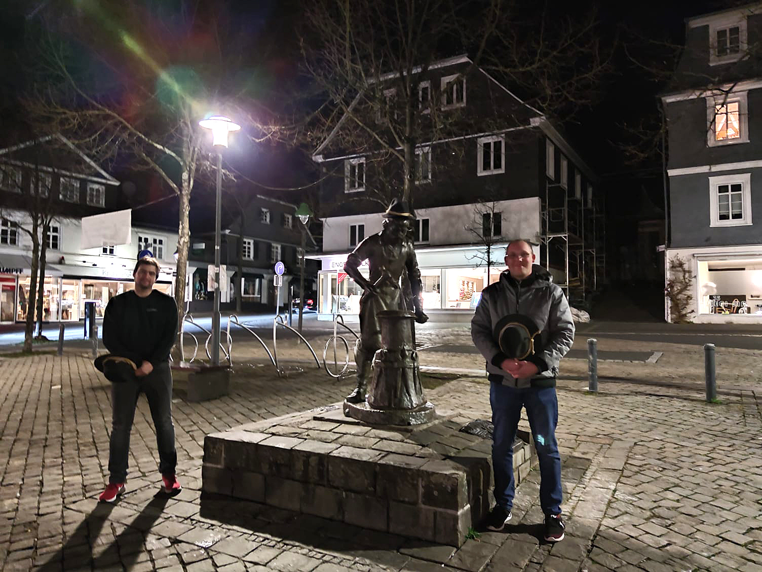 Poschegesellschaft Gallenberg bringt Kreuz zum Leuchten