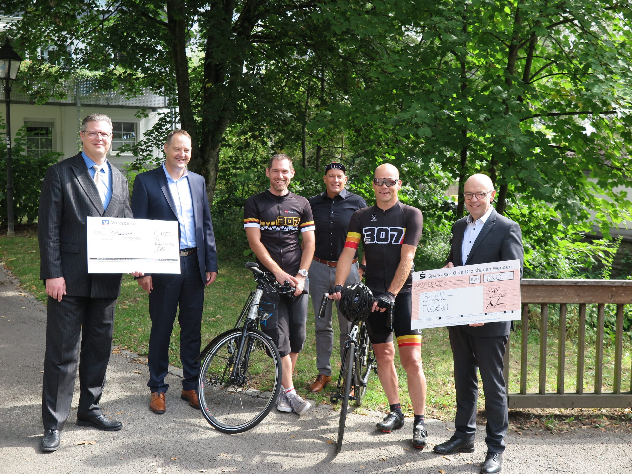Preisübergabe nach drei Wochen STADTRADELN
