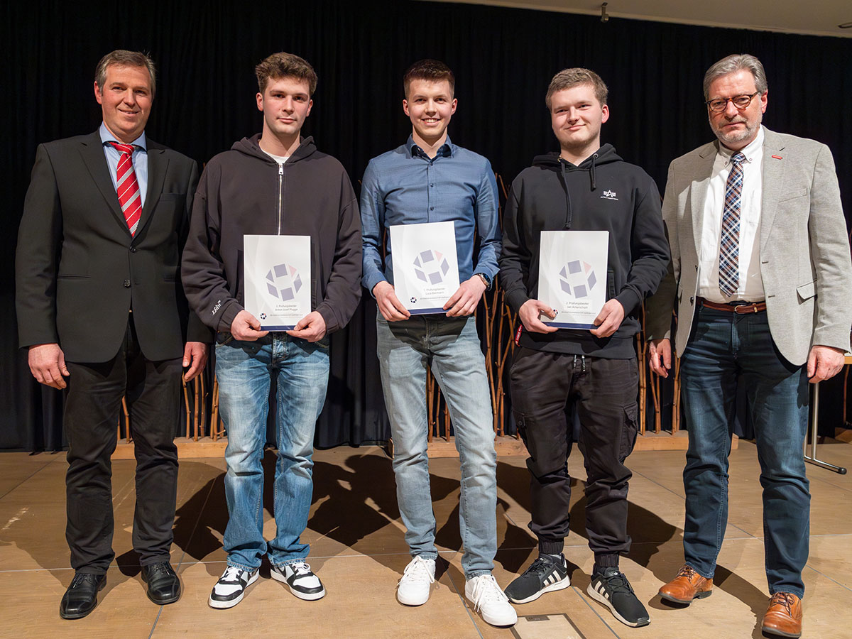 Kfz-Innung Westfalen-Süd überreicht Zeugnisse