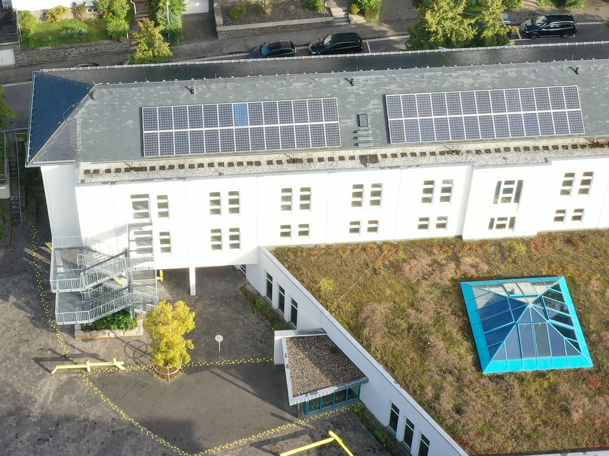 Kreisstadt Olpe fördert erneut Solaranlagen sowie Dach- und Fassadenbegrünung