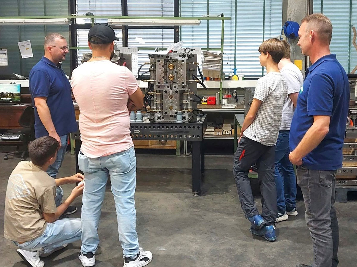 Auf Entdeckungstour durch die Arbeitswelt: „Woche der Unternehmen“ knackt Rekord